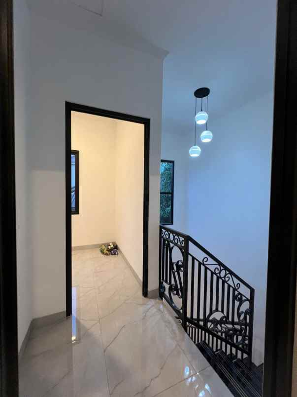 dijual rumah jl wibawa mukti jatiluhur