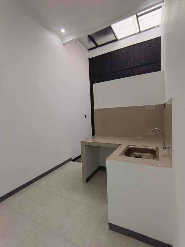 dijual rumah jln margalaksana cikoneng