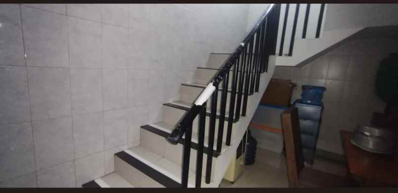 dijual rumah jln margonda raya depok