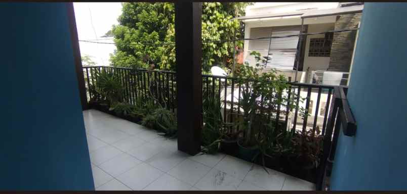 dijual rumah jln margonda raya depok