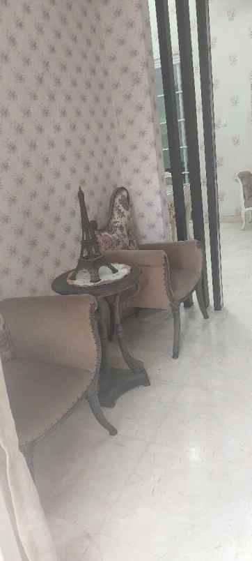 dijual rumah jln paris residen cempaka