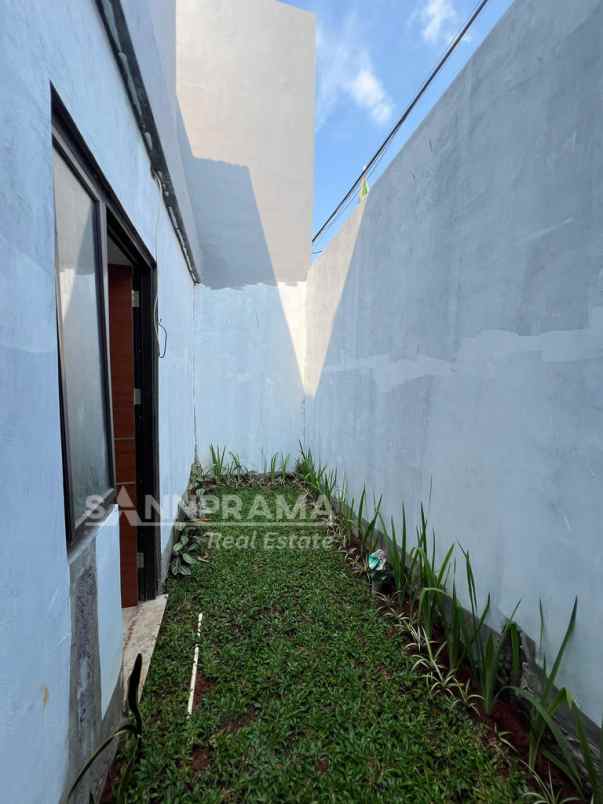 dijual rumah jln raya harjamukti cibubur