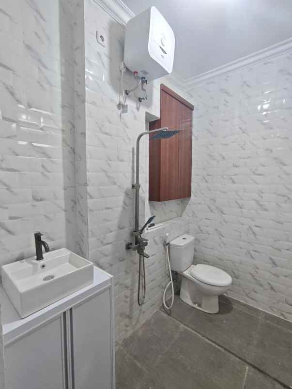 dijual rumah jurang mangu barat