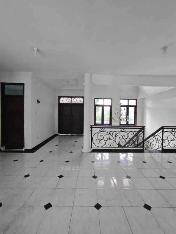 dijual rumah jurang mangu barat