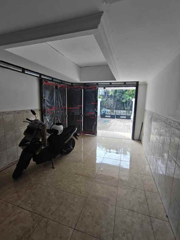 dijual rumah jurang mangu barat