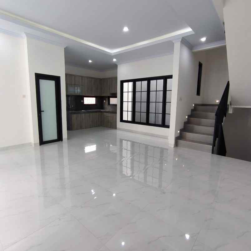 dijual rumah kahfi 1 raya jagakarsa