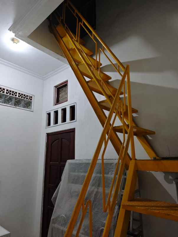 dijual rumah kalongan