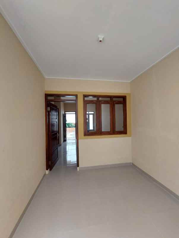 dijual rumah kamarung cimahi utara