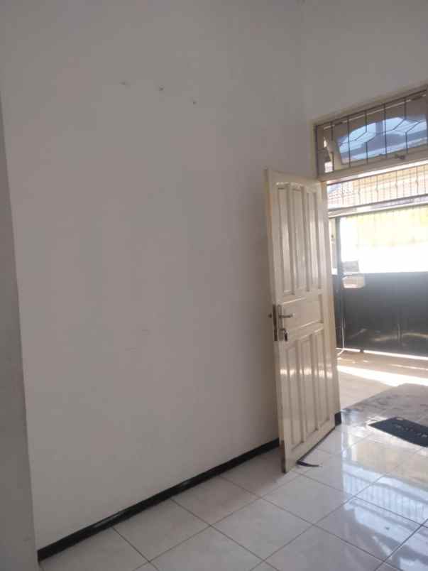 dijual rumah karang empat