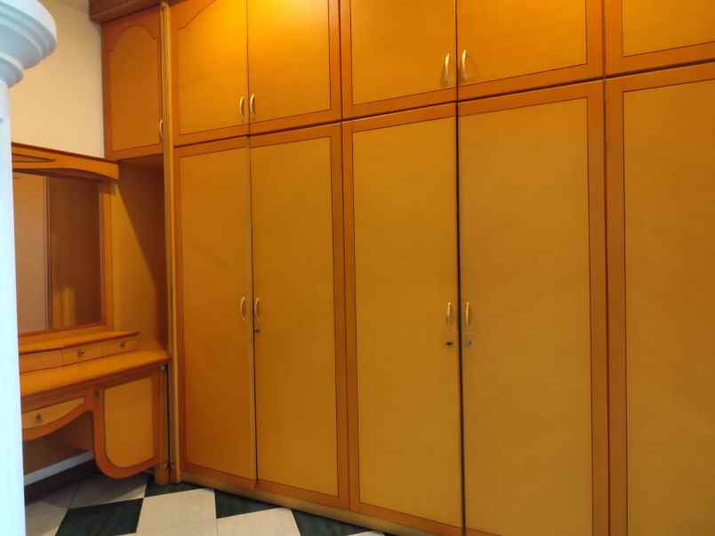 dijual rumah karang tengah