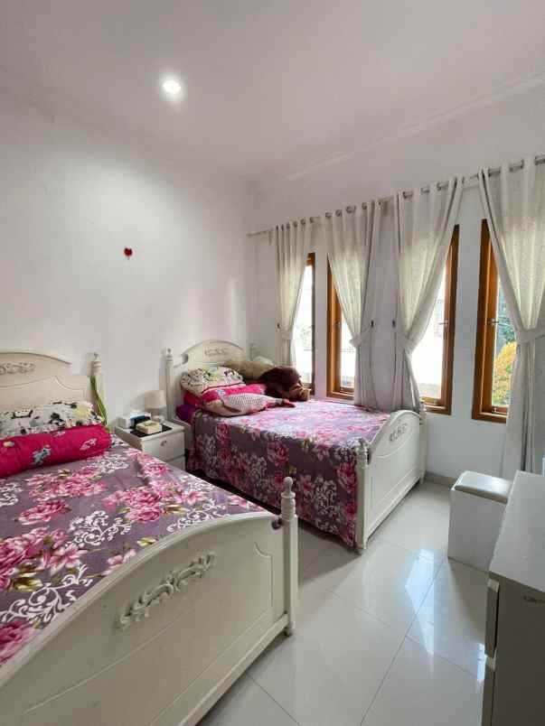 dijual rumah kebagusan