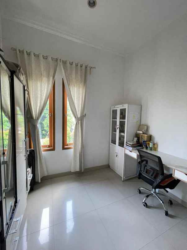dijual rumah kebagusan