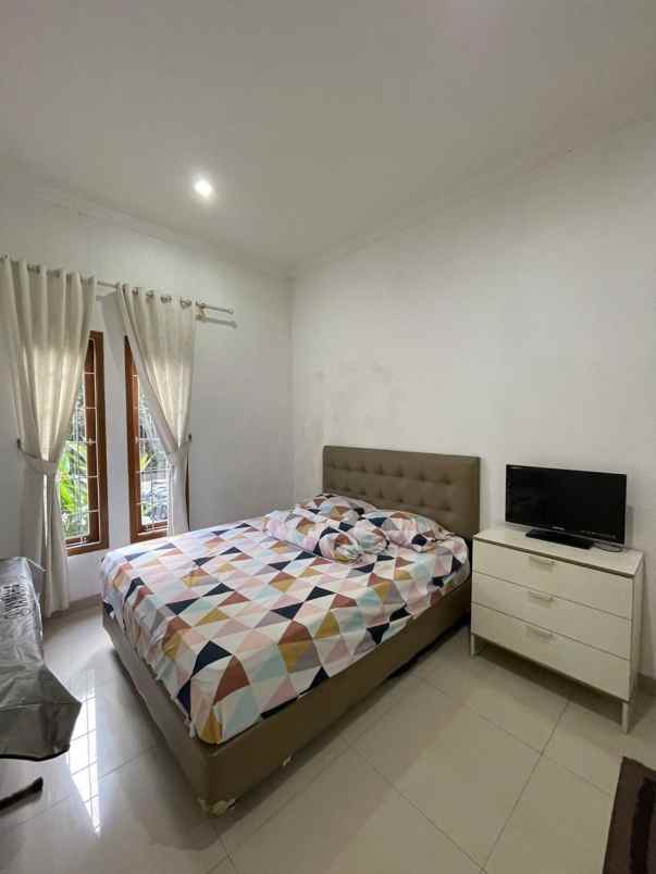 dijual rumah kebagusan