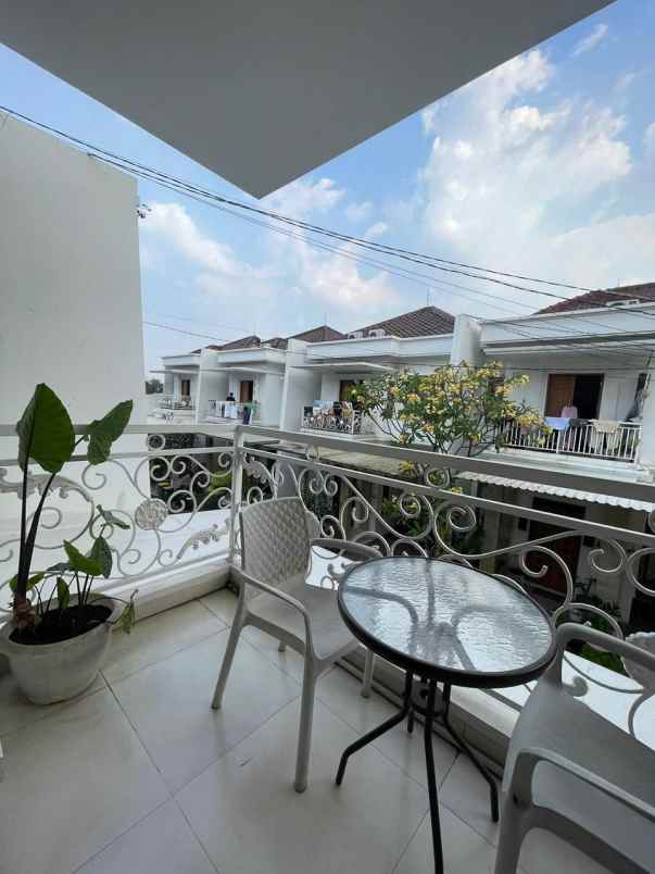 dijual rumah kebagusan