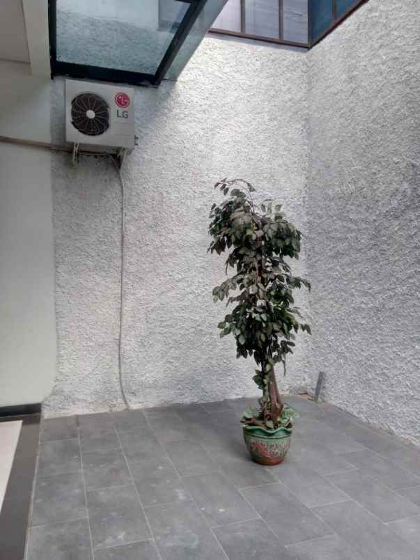 dijual rumah kebagusan