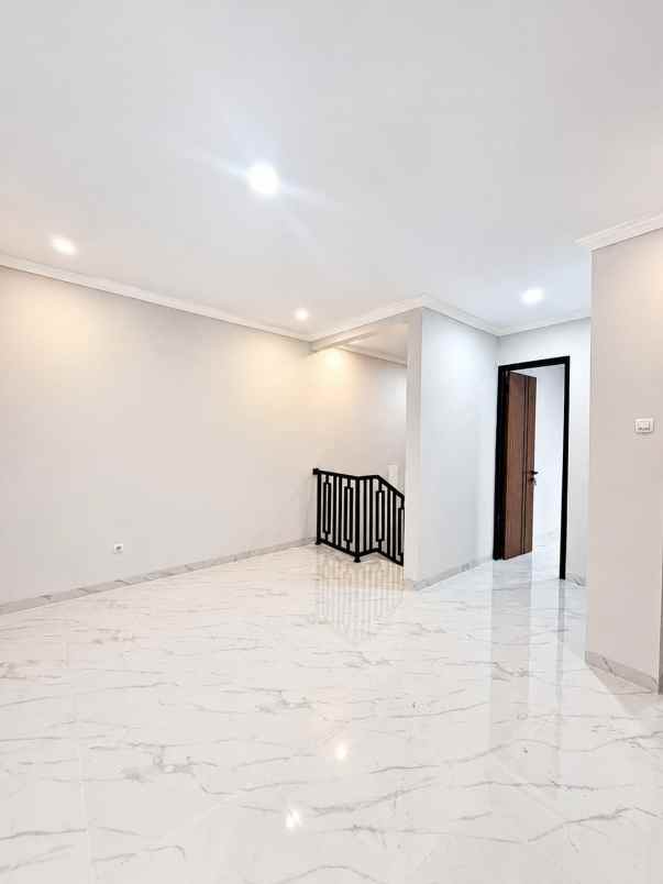 dijual rumah kebagusan