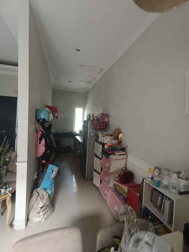 dijual rumah kebraon