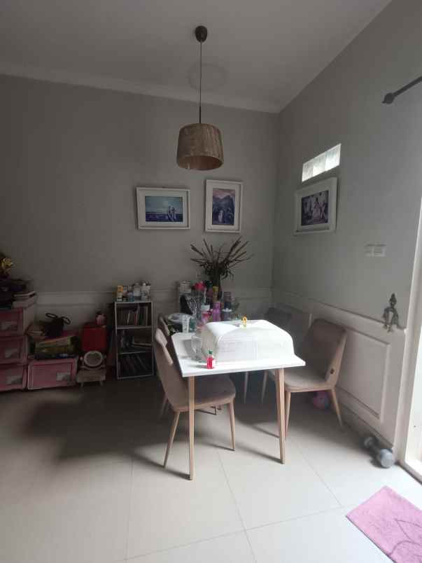 dijual rumah kebraon