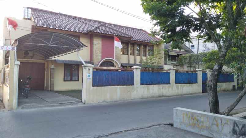 Rumah 2 Lantai Strategis Di Wilayah Gatot Subroto Bandung Jawa Barat