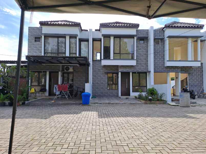 dijual rumah kelapa dua cimanggis depok