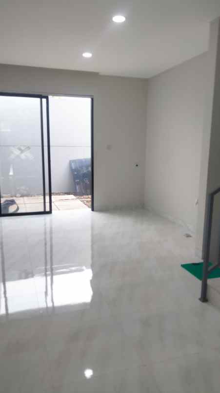 dijual rumah kelapa dua depok