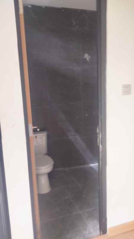 dijual rumah kelapa dua depok