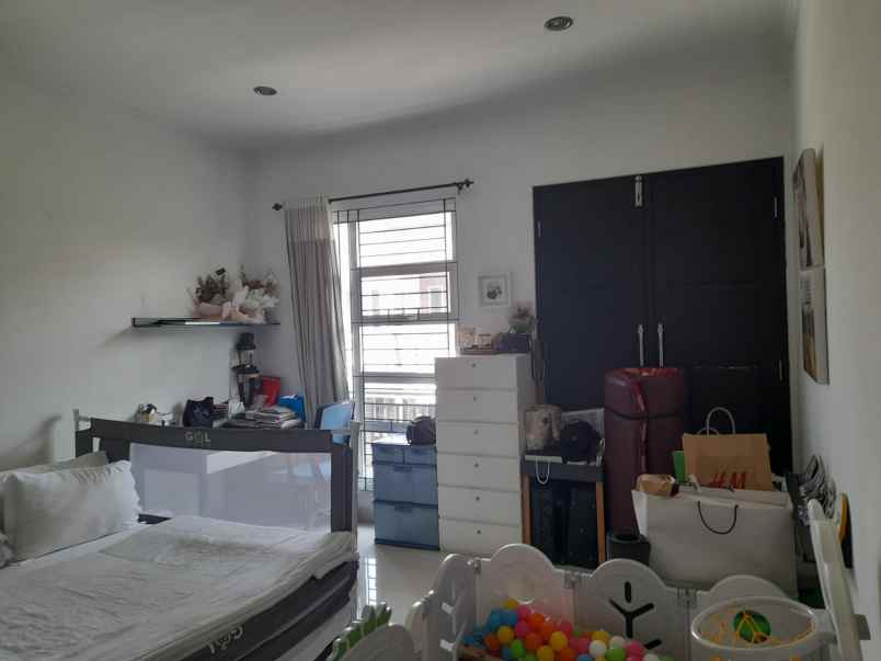 dijual rumah kelapa gading