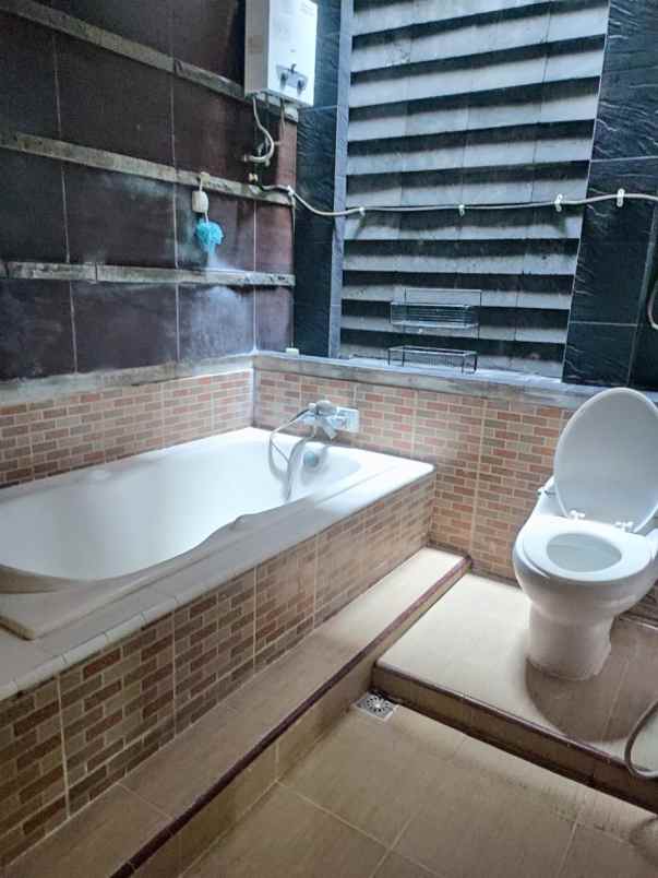 dijual rumah kelapa gading