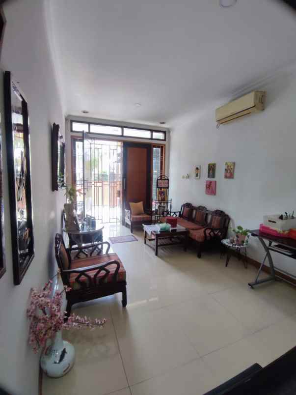 dijual rumah kelapa gading