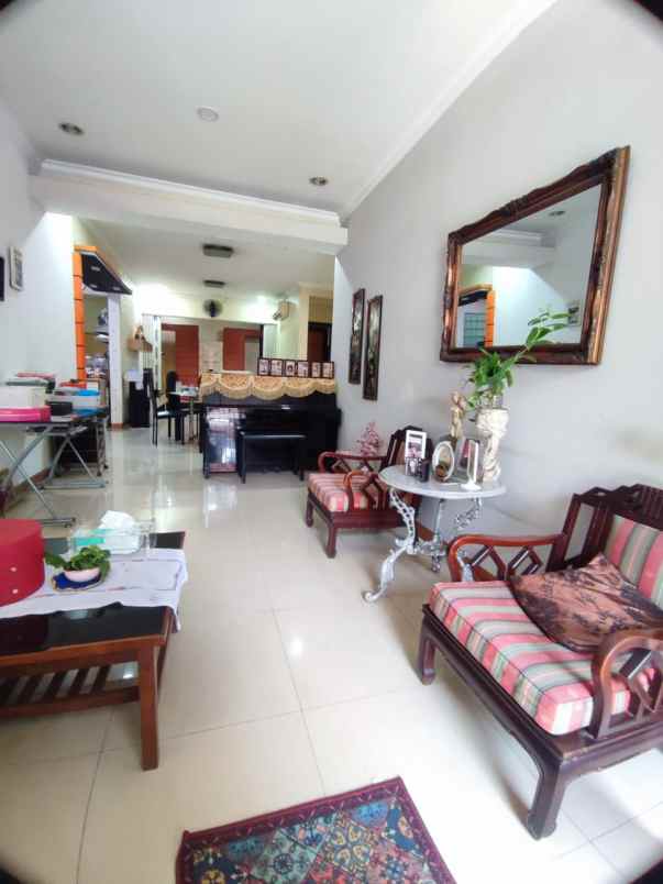 dijual rumah kelapa gading
