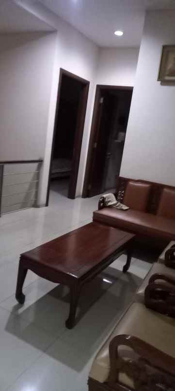 dijual rumah kelapa kuning pondok kelapa