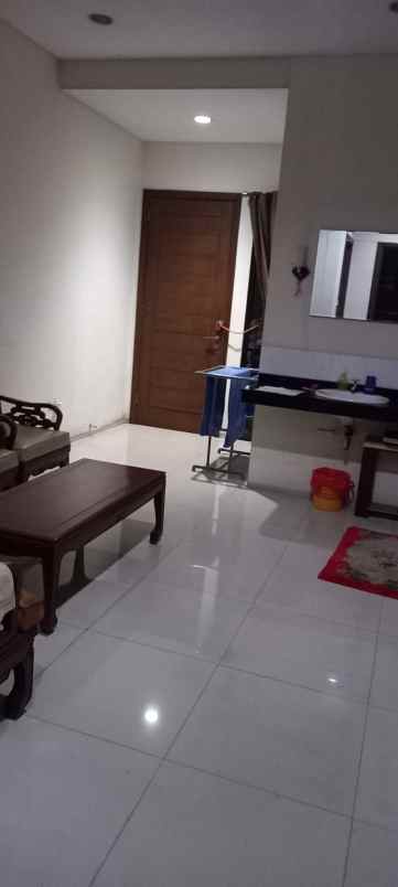 dijual rumah kelapa kuning pondok kelapa