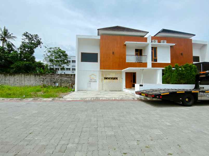 dijual rumah kenayan wedomartani kec