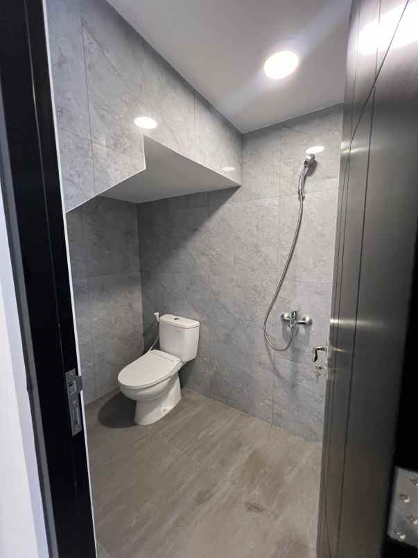 dijual rumah kertajaya indah
