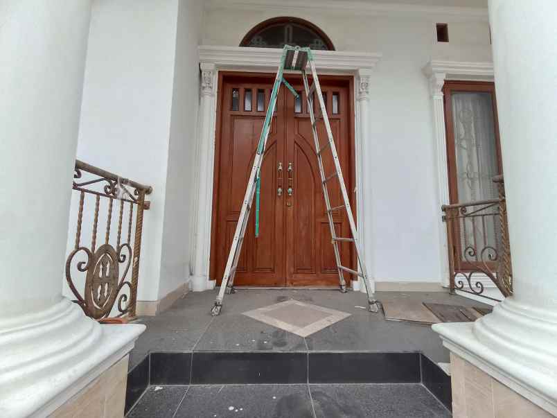 dijual rumah komp walikota gading