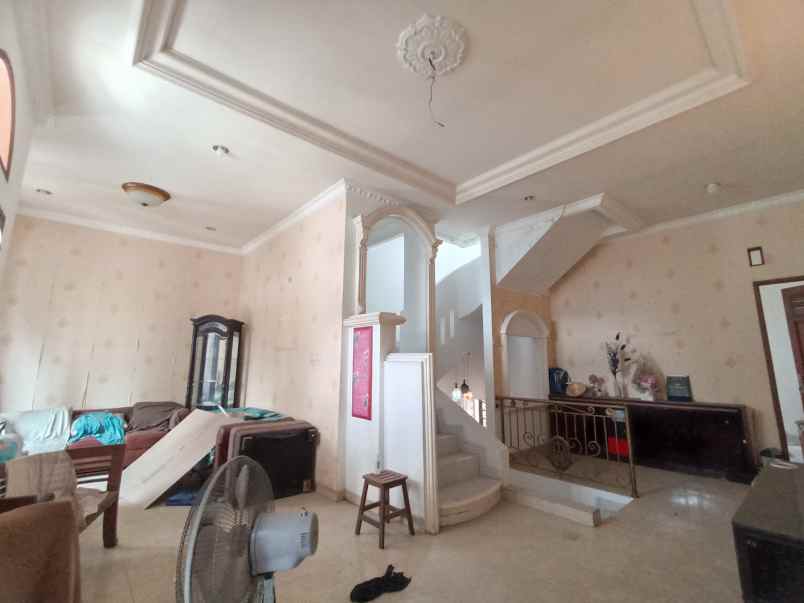 dijual rumah komp walikota gading