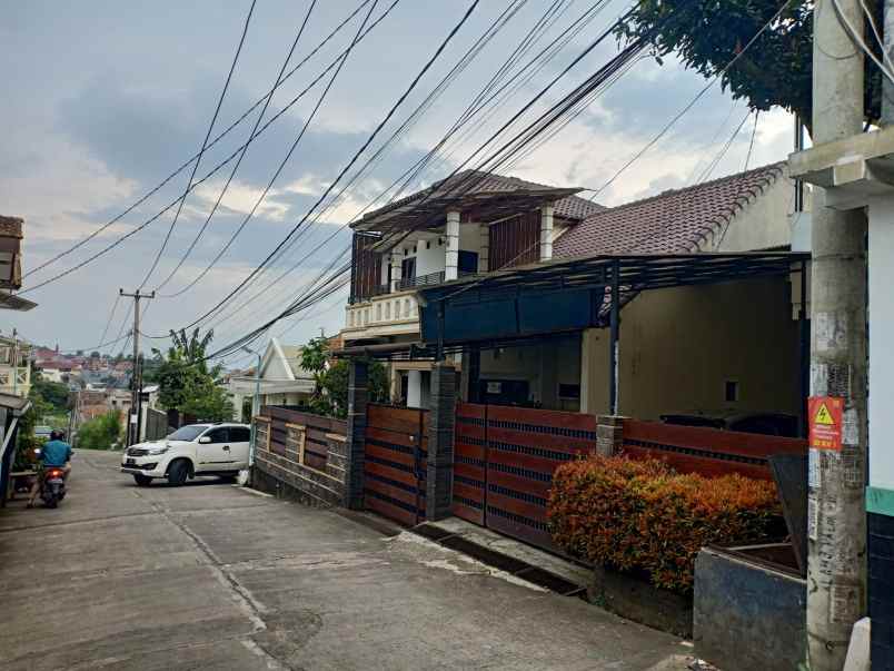 dijual rumah komplek artabahana cihanjuang