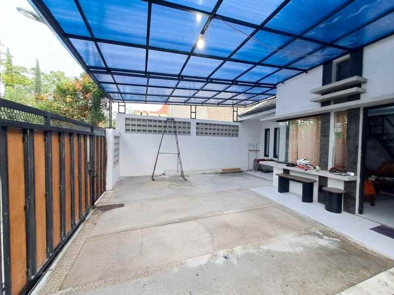 dijual rumah komplek baturaden techno
