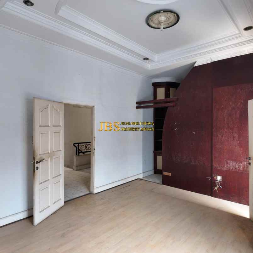 dijual rumah komplek cemara hijau jalan