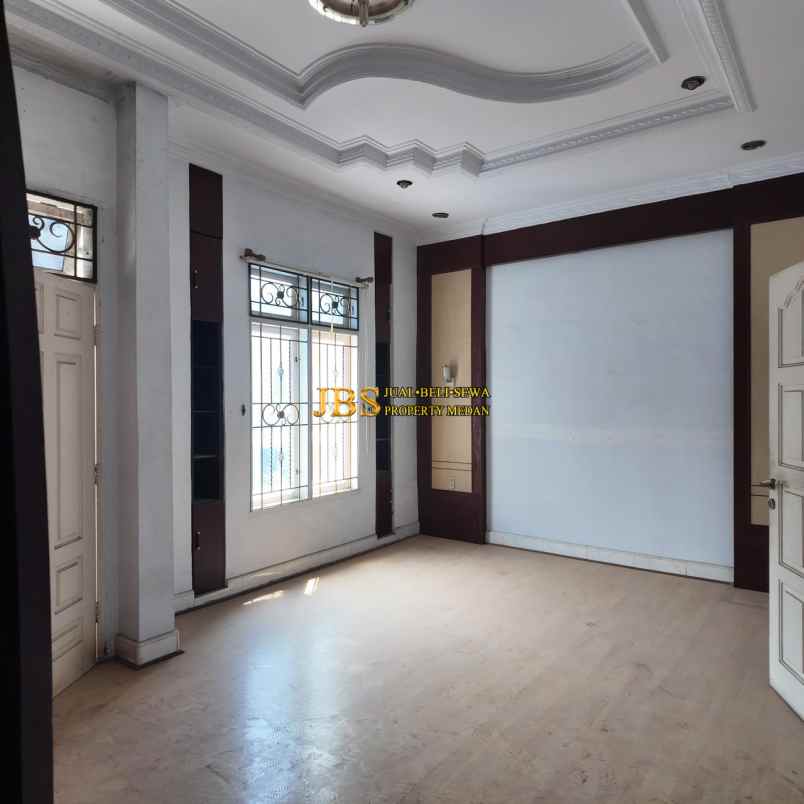 dijual rumah komplek cemara hijau jalan