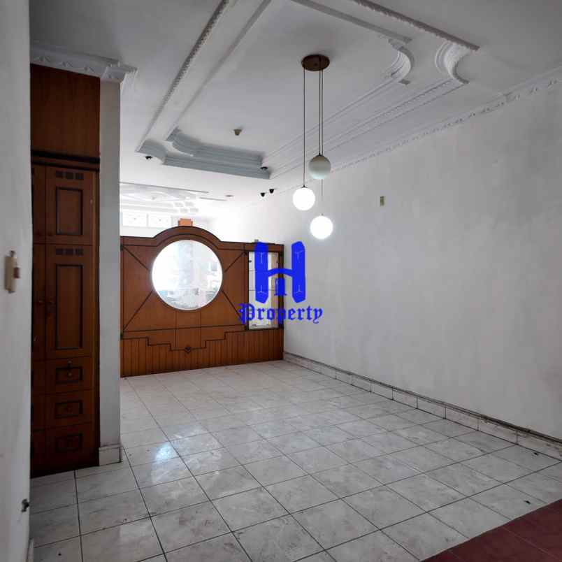 dijual rumah komplek cemara hijau jalan