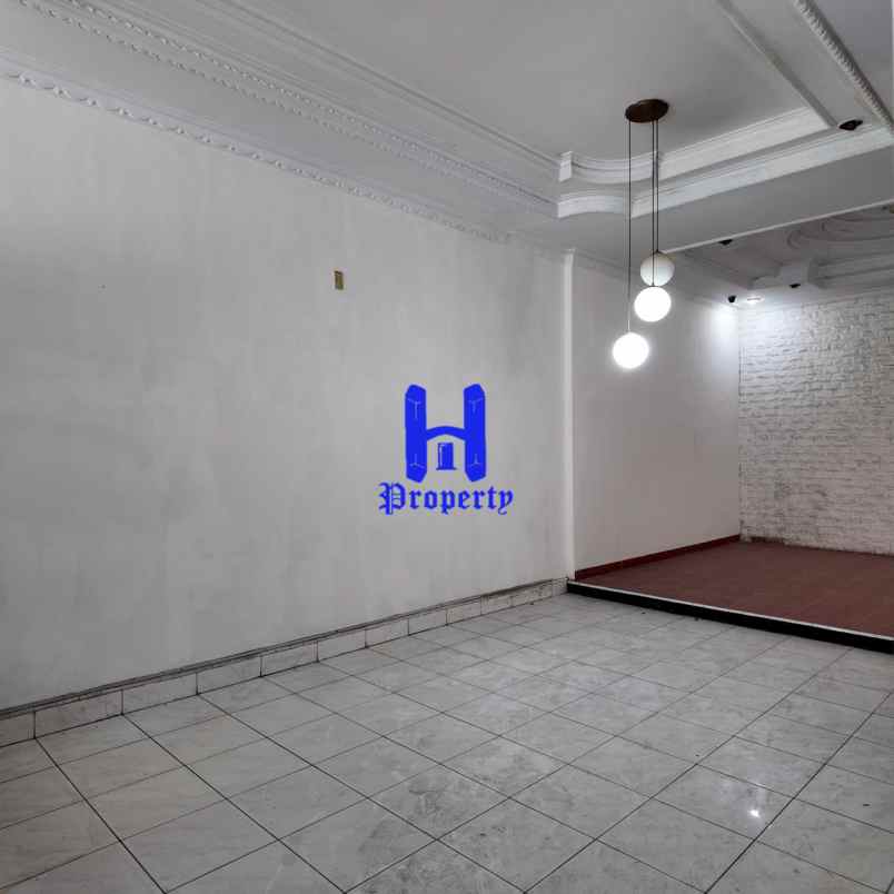 dijual rumah komplek cemara hijau jalan