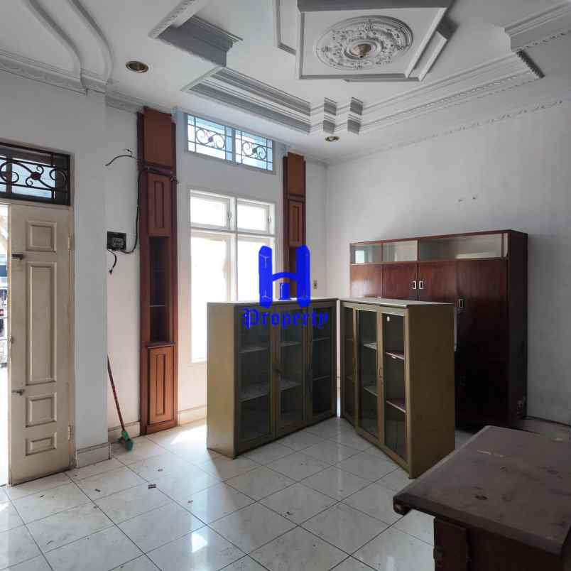 dijual rumah komplek cemara hijau jalan