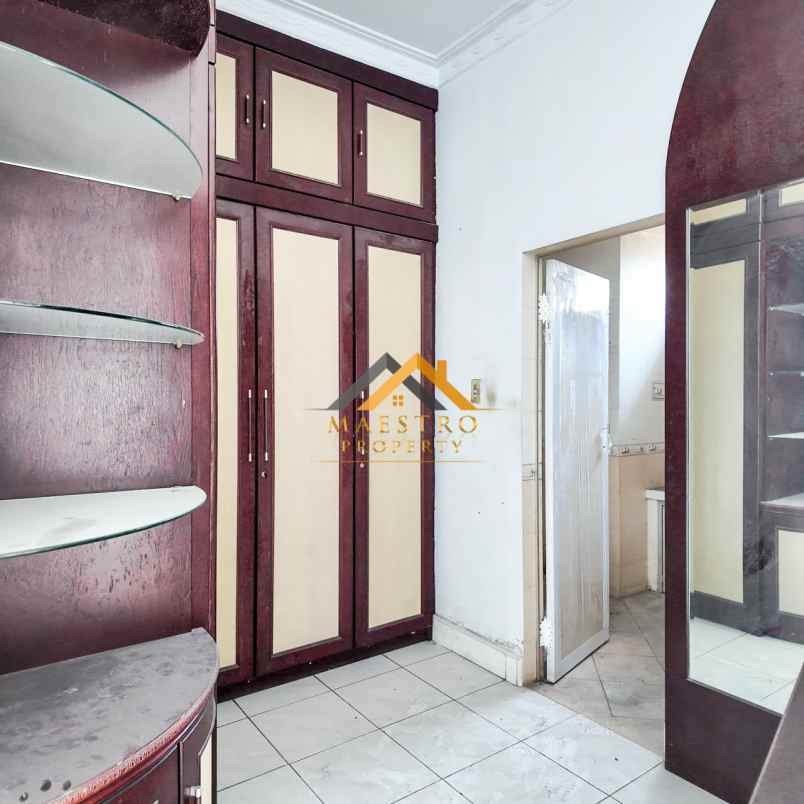 dijual rumah komplek cemara hijau jalan