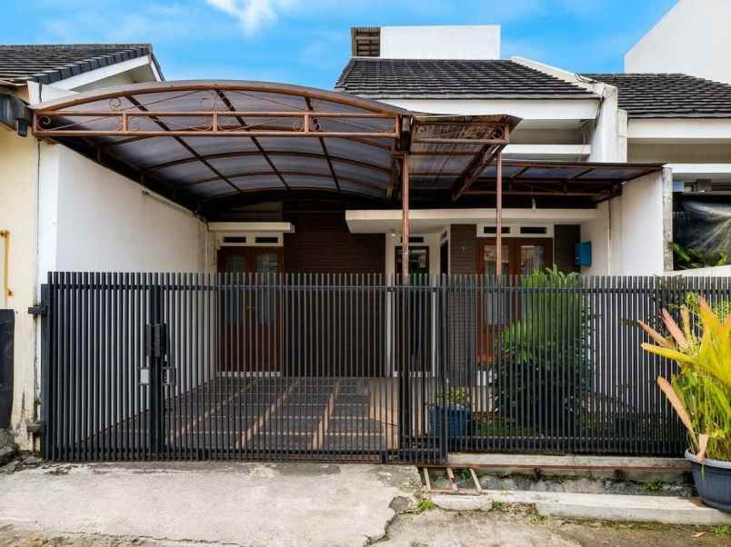 dijual rumah komplek ciganitri permai