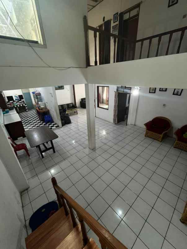 dijual rumah komplek cihanjuang