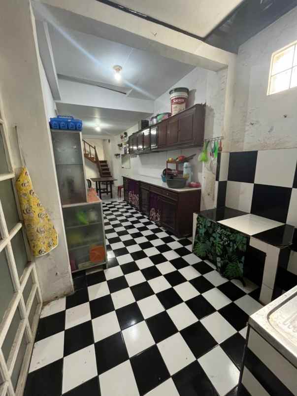 dijual rumah komplek cihanjuang