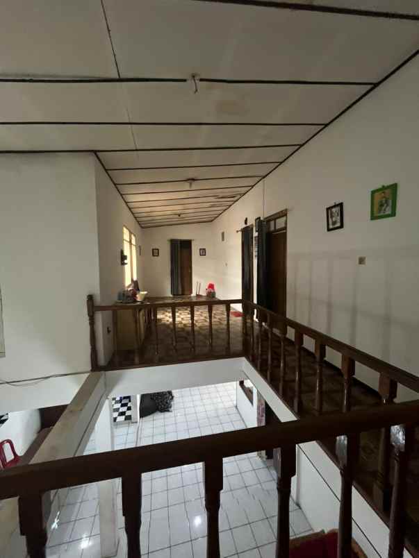 dijual rumah komplek cihanjuang