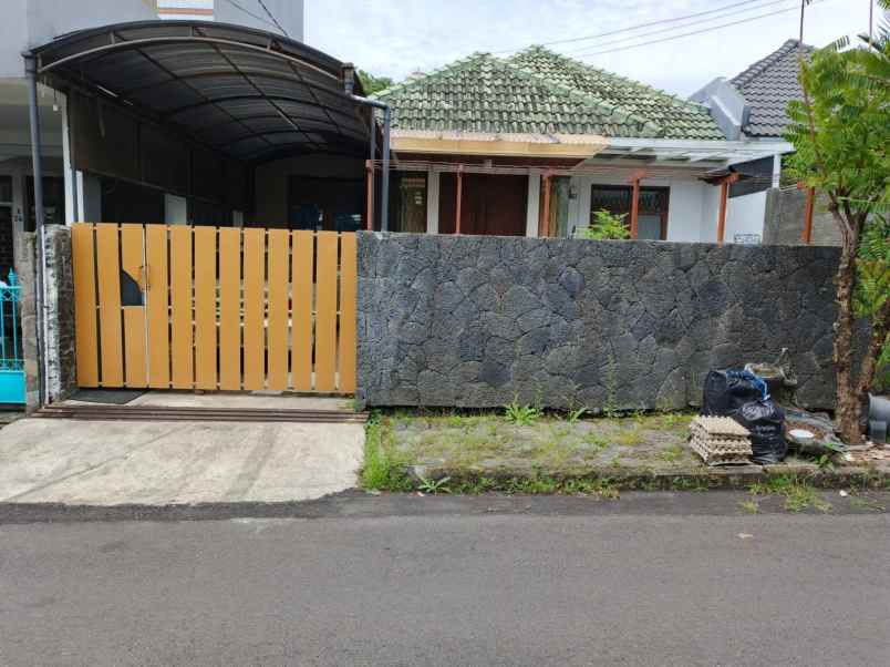 dijual rumah komplek citeureup cimahi