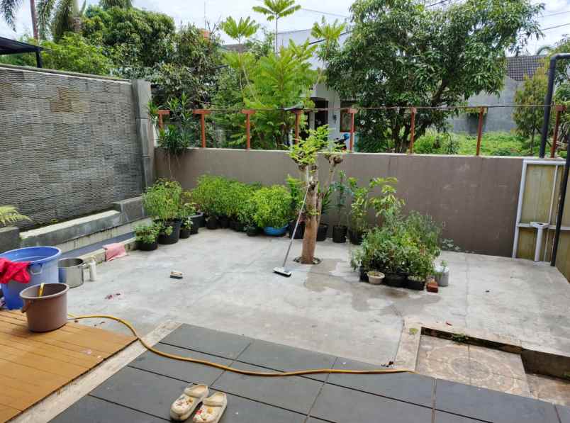 dijual rumah komplek citeureup cimahi